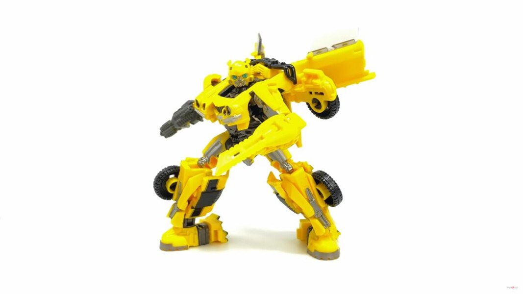 In Hand Image Of Transformers Rise Of The Beasts SS 100 Bumblebee  (11 of 44)